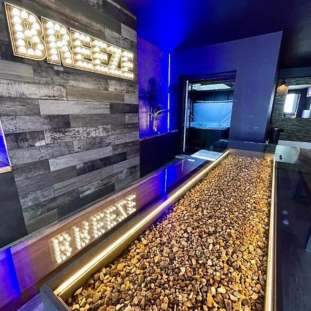 Breeze Suites - Luxury Group Accom - Sleeps 19 Blackpool Exteriör bild