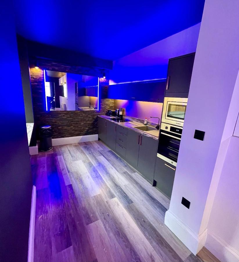 Breeze Suites - Luxury Group Accom - Sleeps 19 Blackpool Exteriör bild