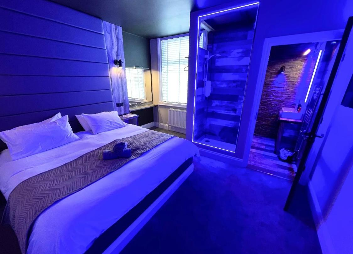 Breeze Suites - Luxury Group Accom - Sleeps 19 Blackpool Exteriör bild