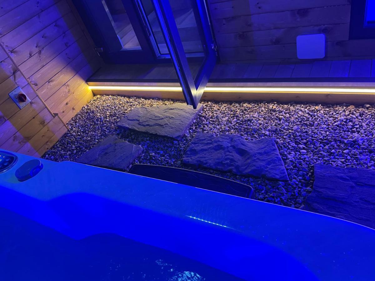Breeze Suites - Luxury Group Accom - Sleeps 19 Blackpool Exteriör bild