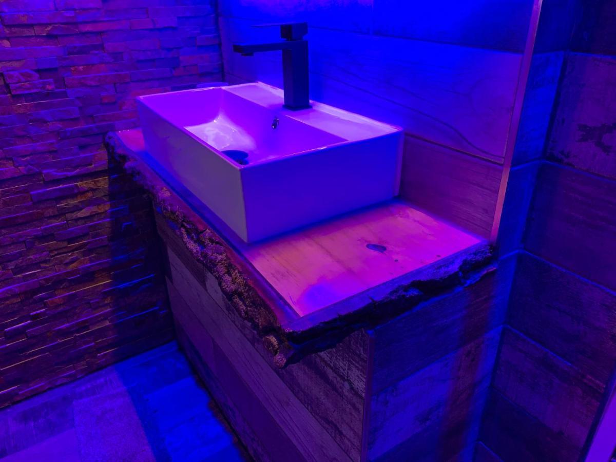 Breeze Suites - Luxury Group Accom - Sleeps 19 Blackpool Exteriör bild