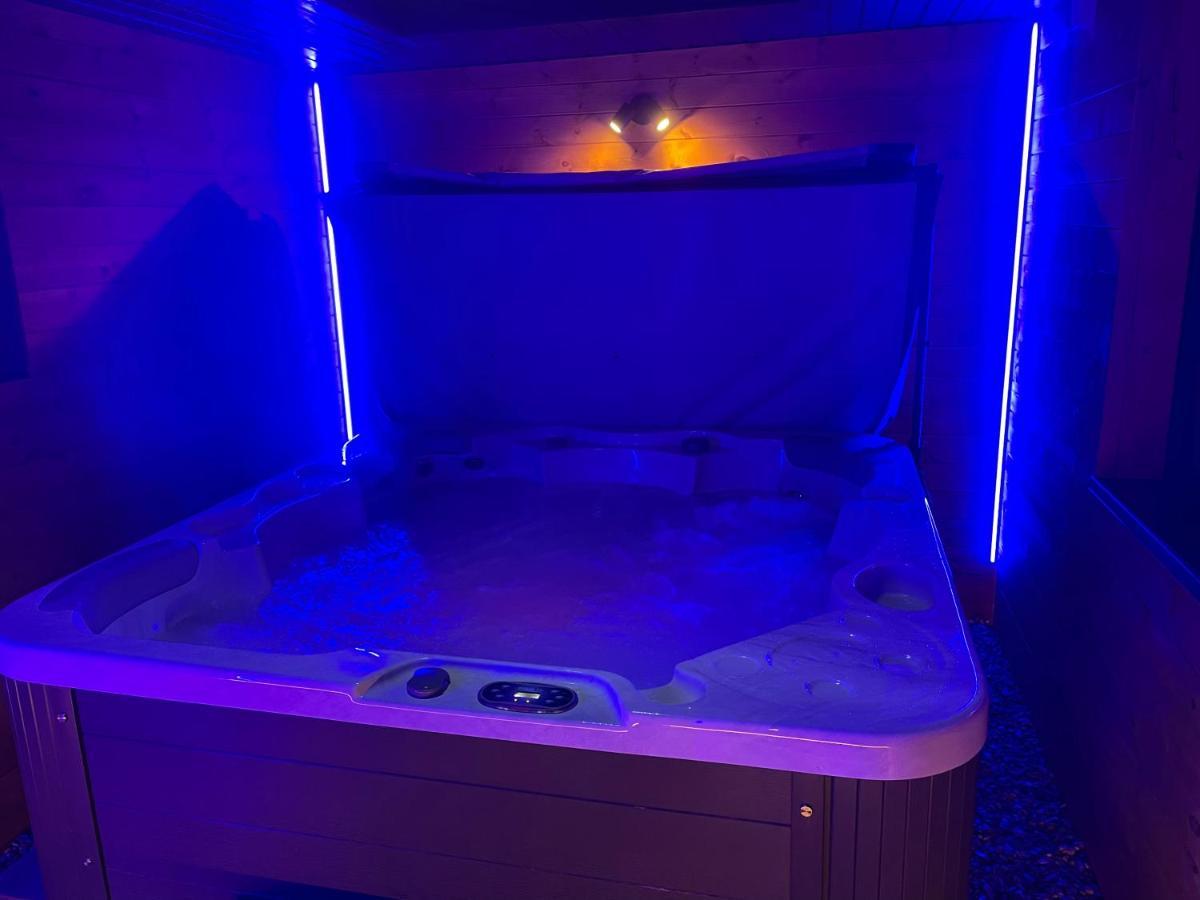 Breeze Suites - Luxury Group Accom - Sleeps 19 Blackpool Exteriör bild