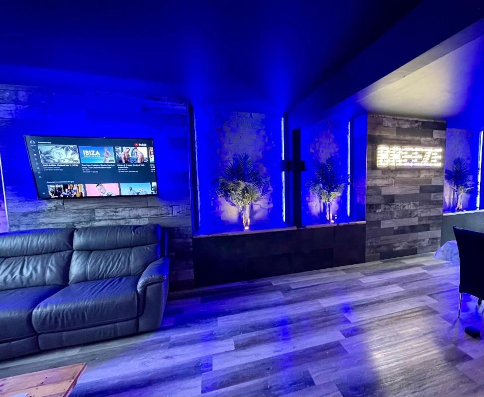 Breeze Suites - Luxury Group Accom - Sleeps 19 Blackpool Exteriör bild