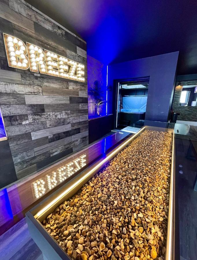 Breeze Suites - Luxury Group Accom - Sleeps 19 Blackpool Exteriör bild