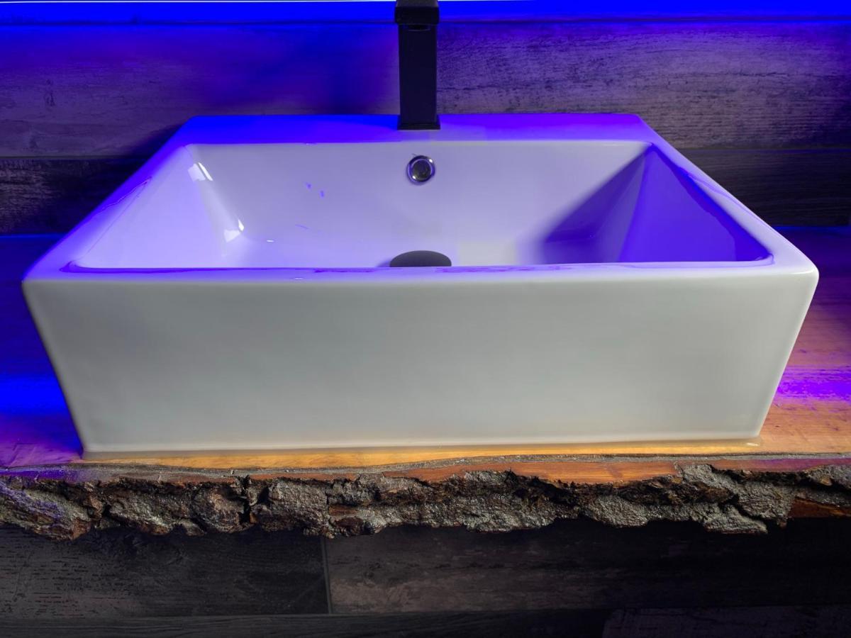 Breeze Suites - Luxury Group Accom - Sleeps 19 Blackpool Exteriör bild