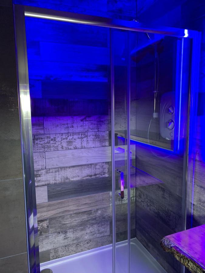 Breeze Suites - Luxury Group Accom - Sleeps 19 Blackpool Exteriör bild