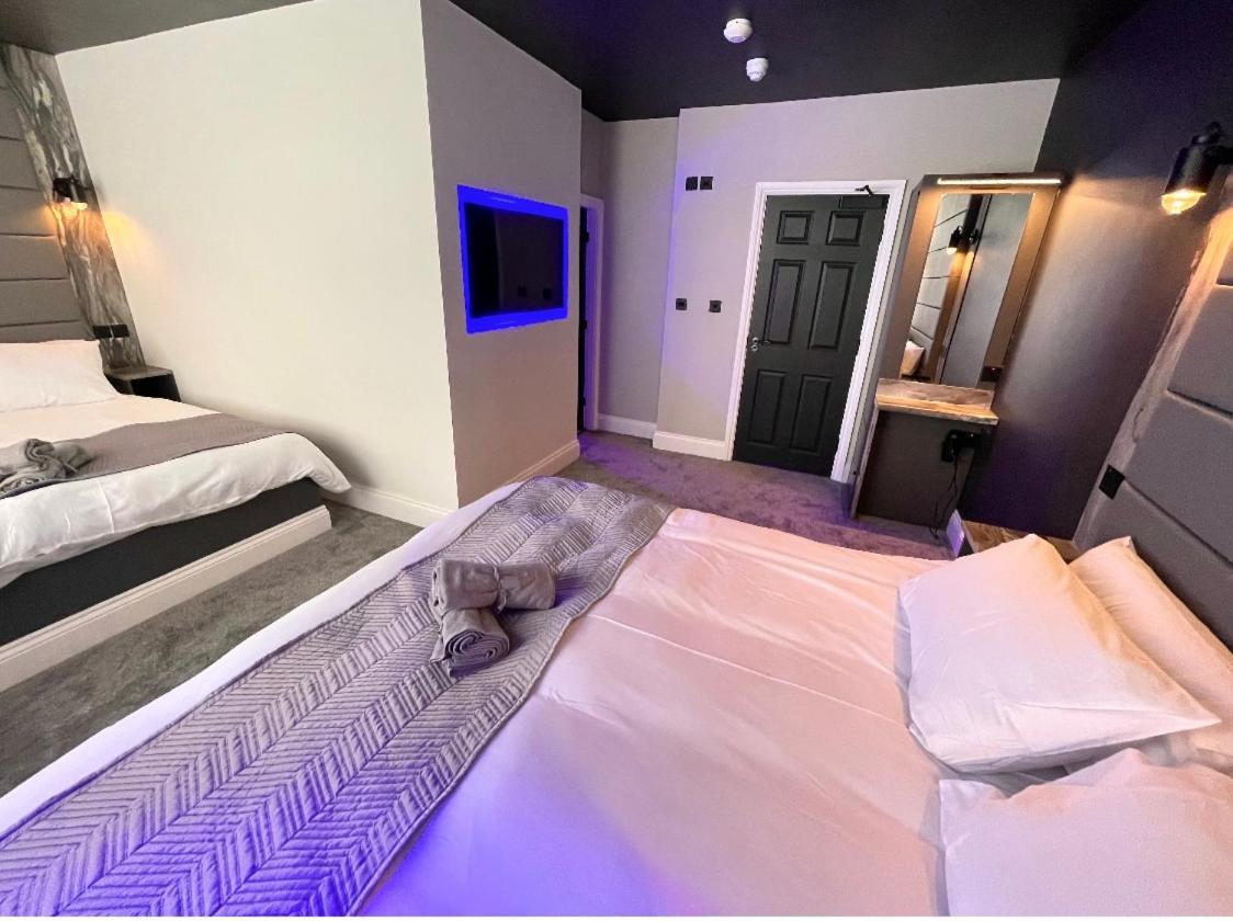 Breeze Suites - Luxury Group Accom - Sleeps 19 Blackpool Exteriör bild